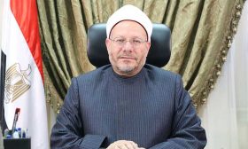مفتي مصر يجيز شرعا تهنئة الأقباط في عيد الميلاد