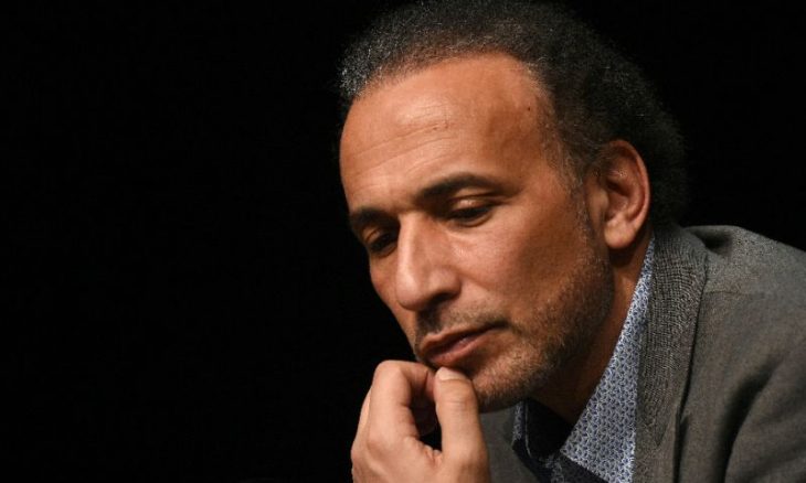 القضاء الفرنسي يُبقي على تهم الاغتصاب بحق طارق رمضان