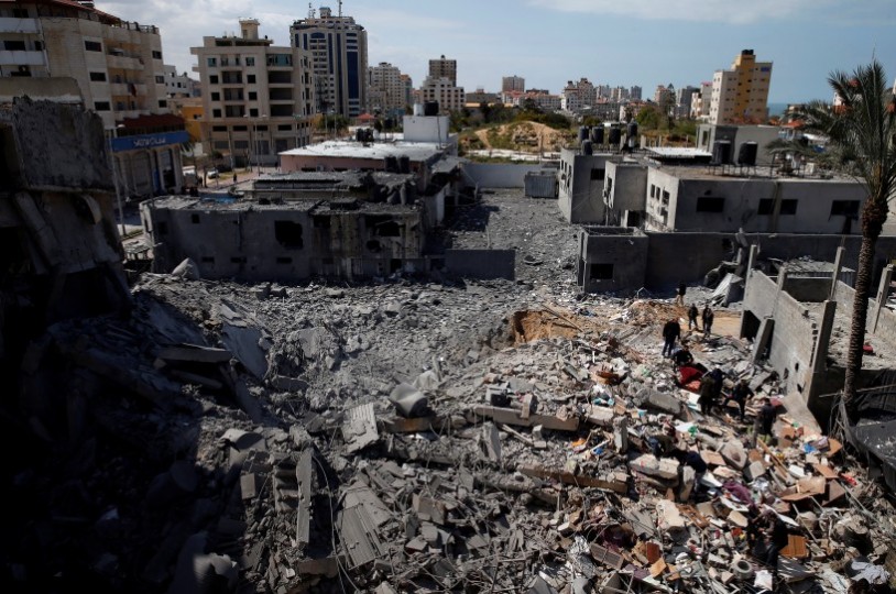        تضرر 530 وحدة سكنية من الغارات الإسرائيلية على غزة- (صور)  غزة: أعلن مفيد الحساينة وزير الأشغال العامة والإسكان ا Gaza10
