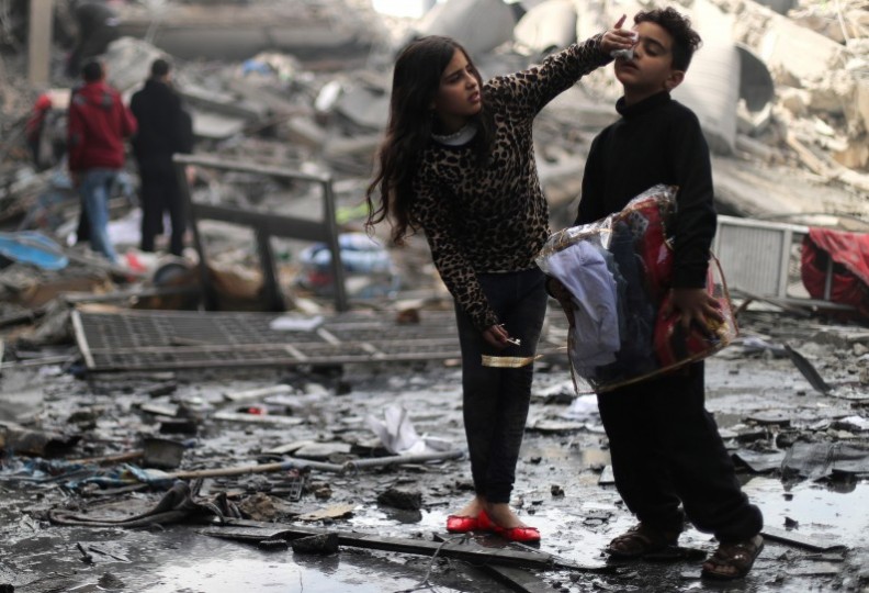        تضرر 530 وحدة سكنية من الغارات الإسرائيلية على غزة- (صور)  غزة: أعلن مفيد الحساينة وزير الأشغال العامة والإسكان ا Gaza8