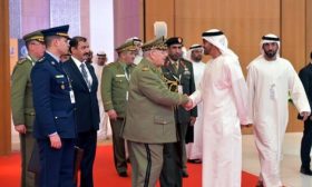 كاتب فرنسي: الإمارات “خزينة النظام الجزائري” وتسعى لإرساء نظام على شاكلة نظام السيسي- (فيديو)