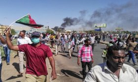 السلطات السودانية تغلق جميع الجسور المؤدية إلى الخرطوم