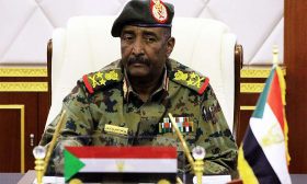 السودان.. دعم خليجي “للعسكر”.. هل ينقذ رفقاء الحرب؟