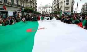 الحزب السياسي والحراك الشعبي في الجزائر