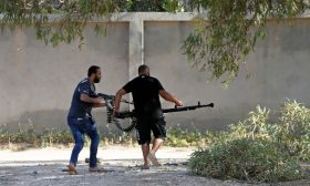 «الوفاق»: ليبيا تتعرض لعدوان أجنبي… والسراج يأمر بالقبض على 64 عسكريا بينهم نجلا حفتر