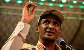 المجلس العسكري السوداني يهاجم قوى التغيير ويتمسك بالتفاوض 