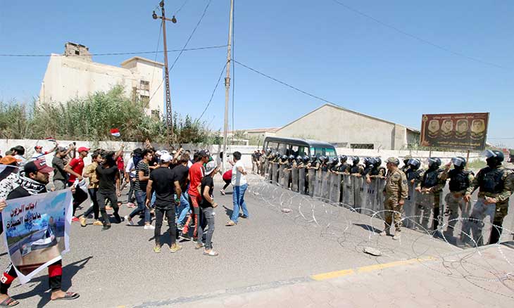 غليان شعبي في البصرة… والمتظاهرون يلوّحون بتجدد الاحتجاجات