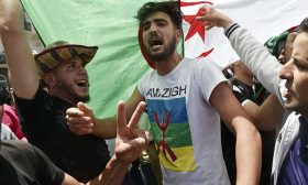 كيف نجح الجزائريون في دفن مشروع الفتنة الهوياتية؟