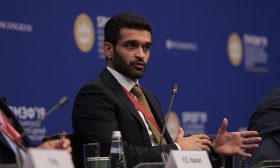 الذوادي يشرح الاستراتيجية الاستثمارية لمونديال 2020 في منتدى سان بطرسبرغ