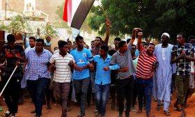 المعارضة السودانية تنتقد مقترحاً للجيش لإشراك حلفاء البشير في المجلس التشريعي