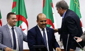 الحوار السياسي في الجزائر: هل يمكن الثقة في وعود النظام؟