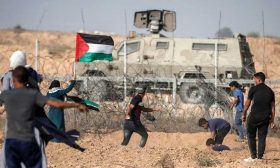 فلسطينيو غزة يستعدون للمشاركة في جمعة “حرق العلم الإسرائيلي”