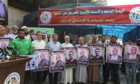 حالة الغليان تتواصل داخل السجون.. نقل قيادة الإضراب إلى العزل الانفرادي وتهديد بتصعيد الاحتجاجات