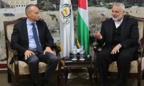 هنية يبحث مع ميلادينوف الانتخابات والتهدئة مع إسرائيل