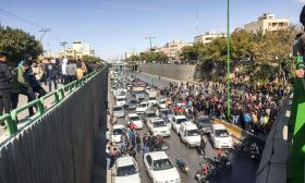 الحرس الثوري الإيراني يحذر المحتجين من إجراء “حاسم” مع استمرار المظاهرات ـ (فيديوهات)