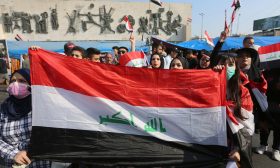 ليبراسيون: في العراق.. “ربيع في نوفمبر” وسط عجز حكومي