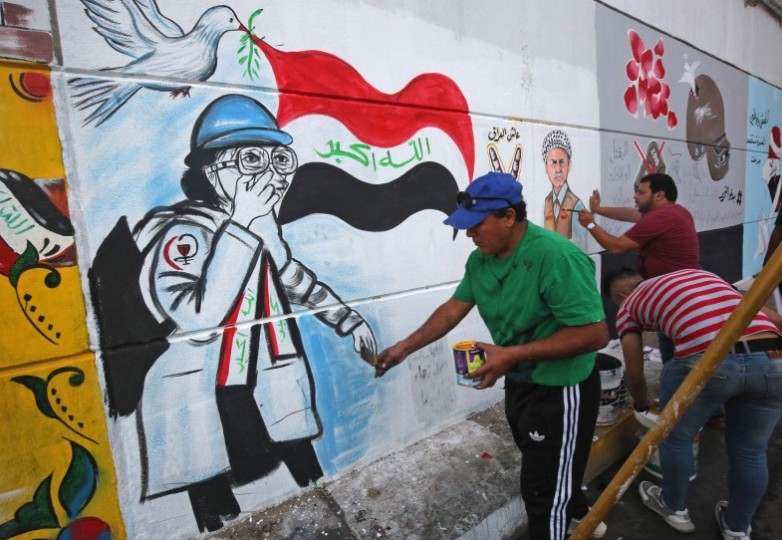 الألوان لغة الثورة على جدران بغداد- (صور)  17-1