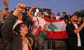 أمنيات وتوقعات في زمن الثورة ذهبت أدراج الرياح