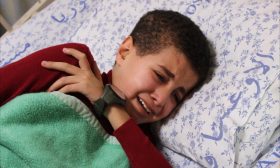 منظمة حقوقية: إسرائيل تفصل بين أطفال غزة المرضى وعائلاتهم