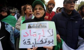 صحيفة فرنسية: الجزائريون في حرب استنزاف ضد النظام