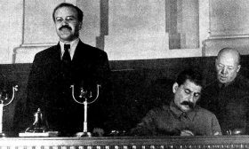 الأدب والأيديولوجيا: دون كيخوته الماركسي في قاعة المرايا!