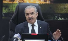 اشتية: تحقيق “الجنائية” بالجرائم الإسرائيلية اعتراف دولي بحدود “67”