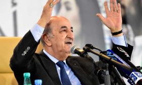 فوضى السياسة وحراك الشعب..”تركة ثقيلة” على مكتب رئيس الجزائر