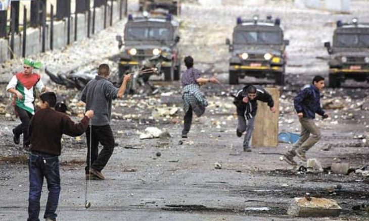 32 عاما على الانتفاضة الفلسطينية الأولى الحجارة تتحدى سلاح إسرائيل القدس العربي