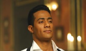 محمد رمضان يصيب مصوّرا في أحد مشاهد مسلسله – (فيديو)