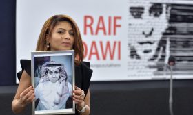 السلطات السعودية تحيل المدون رائف بدوي إلى المحاكمة