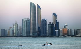 بنك أبوظبي التجاري يطلب تعيين حارس قضائي على إن.إم.سي هيلث