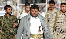 بعد تهديدات السيسي.. قيادي حوثي يحذّر مصر من التدخل عسكريا في ليبيا- (تغريدة)