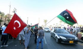 تركيا تتهم فرنسا بإذكاء الفوضى في الصراع الليبي