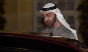 العدالة الفرنسية تفتح تحقيقاً قضائياً لمتابعة ولي عهد أبوظبي بسبب أعمال التعذيب في اليمن