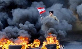 لبنان.. قطع طرقات احتجاجاً على انقطاع الكهرباء وأوضاع المعيشة