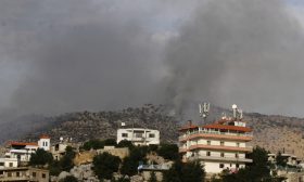 ذا هيل: الطبقة الفاسدة في لبنان على استعداد  لترك البلاد تحترق بدلاً من تنفيذ إصلاحات حقيقية
