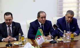 الجزائر ترحب باتفاق وقف إطلاق النار في ليبيا