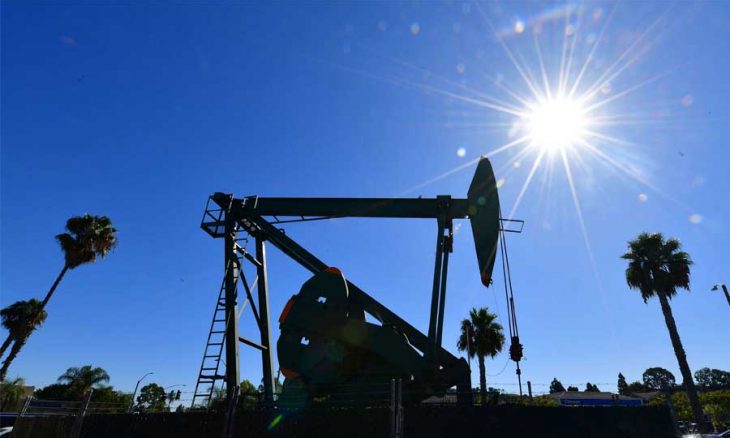 تراجعت أسعار النفط بنسبة 5٪ وسط مخاوف من ارتفاع المخزونات الأمريكية