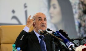 الإمارات تهدد الجزائر بسبب انتقاد تبون التطبيع مع إسرائيل وتقاربه مع تركيا ورفض الانسياق لإملاءات أبوظبي