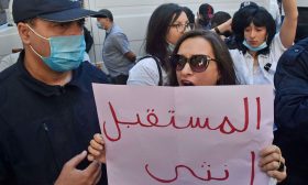 الانتخابات النيابية تحيي موضوع المرأة العربية