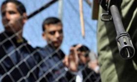 اشتية يندد بقرار إسرائيلي يمنع لقاح “كورونا” عن الأسرى