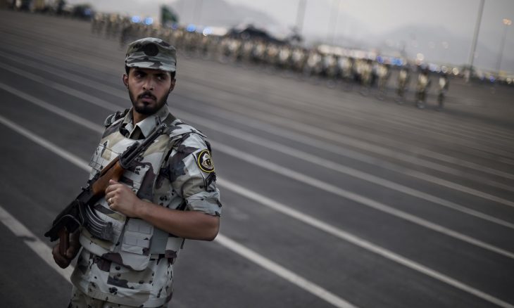 بسلاح رشاش.. مقتل رجلي أمن ومواطن في إطلاق نار بالعاصمة السعودية