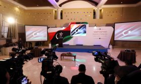 ميديابارت: الوسطاء وجماعات الضغط في ليبيا يسبقون الدبلوماسية الفرنسية
