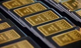 الذهب يرتفع مع ترقب المستثمرين شهادة باول ويلين