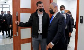 نتنياهو أمام المحكمة.. بين التهم الجديدة وتلك المتعلقة بالرشوة وخيانة الأمانة