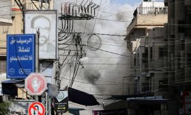 شهيدان في قصف إسرائيلي استهدف سيارة مدنية بقطاع غزة
