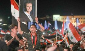 ديمقراطية بالحذاء العسكري