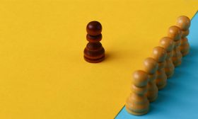 حملة مشبوهة على الأيديولوجية القومية