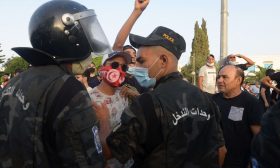 فايننشال تايمز: تونس قادت طريق الديمقراطية في العالم العربي والعودة للاستبداد ليست حلا