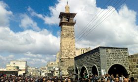 مخابرات الأسد تهدد أهالي درعا بتدمير المسجد العمري التاريخي وسرقة آثاره ما لم يخضعوا لإيران